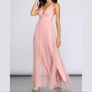 WINDSOR ELISABETH PLEATED TULLE FORMAL DRESS